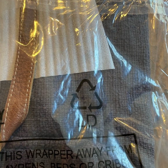 ▪️Myra Handcrafted Quilted Motif/Embroidered Tote - Picture 12 of 13